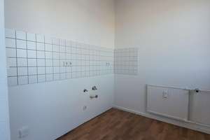 Gut aufgeteilte 4-Zimmer-Wohnung mit Balkon in Dresden zu vermieten