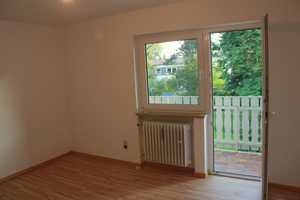 Helle, freundliche 3-Zi-Wohnung in 2-Fam-Haus mit Südbalkon in ruhiger, grüner Lage – Brunhildenstrasse 39, 85579 München (Kreis) – Vorschaubild 4