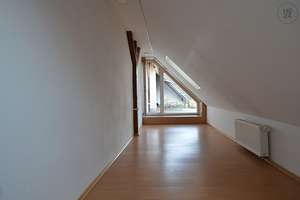 Sehr schöne möblierte 4-Zimmer Dachwohnung mit Internet und Dachterrasse in Wiesbaden – Die vollständige Adresse der Immobilie erhältst du vom Anbieter., 65197 Rheingauviertel / Hollerborn, Wiesbaden – Vorschaubild 27