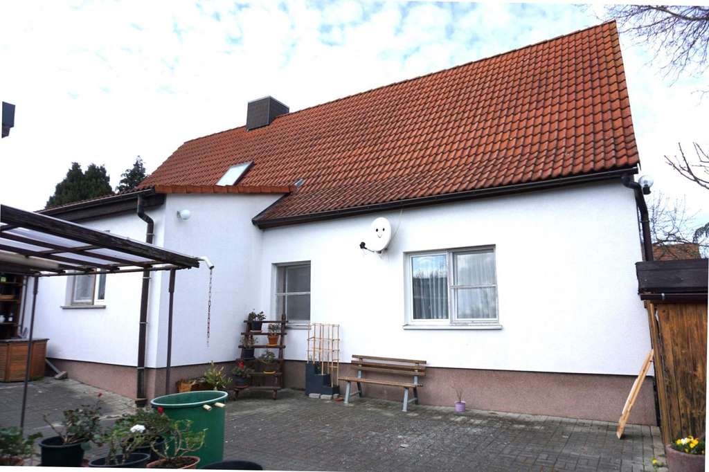 Immobilie in Wegeleben - Auf einem großen Grundstück - Bild 1