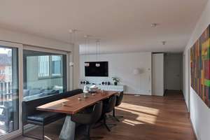 Moderne, gut geschnittene 4-Zimmer-Wohnung im Marrahaus mit Süd-Loggia