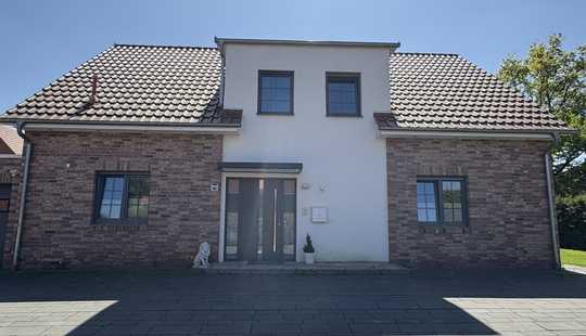 Bild von KARSTEN IMMOBILIEN ermöglicht Ihnen: Luxuriöses Einfamilienhaus in Perfektion - Garbsen / Stelingen