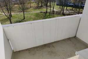 2-Raumwohnung in ruhiger Lage + Laminatboden + Wannenbad + EBK – Am Rosengarten 80c, 6132 Halle (Saale) – Vorschaubild 3