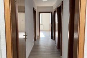 Große 4-Zimmer-Wohnung mit Balkon –Frisch renoviert NÄHE PORSCHE  – Gänsebergstraße 11, 70437 Rot, Stuttgart – Vorschaubild 7