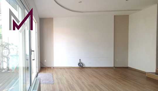 Bild von Reihenmittelhaus mit Studio-Dachgeschoss und schönem Garten