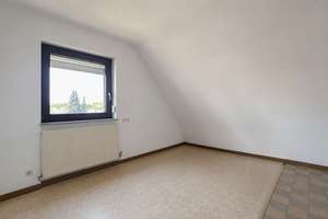 Freistehendes Einfamilienhaus mit großem Garten, zwei Garagen & vielseitigem Gestaltungspotenzial – Die vollständige Adresse der Immobilie erhältst du vom Anbieter., 74078 Biberach, Heilbronn – Vorschaubild 19