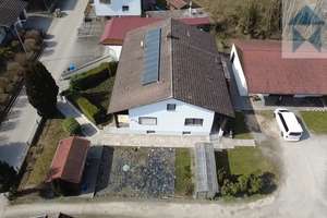 Bungalow mit 3 Garagen in Steinach – Die vollständige Adresse der Immobilie erhältst du vom Anbieter., 94377 Steinach – Vorschaubild 2