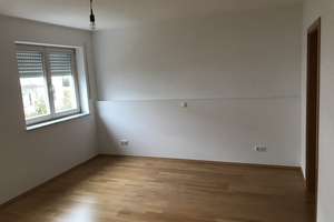Platz für den Alltag: Gepflegtes Reihenmittelhaus in Regensburg – Die vollständige Adresse der Immobilie erhältst du vom Anbieter., 93051 Großprüfening-Dechbetten-Königswiesen, Regensburg – Vorschaubild 5