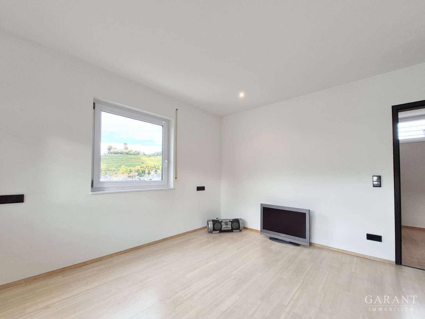 Immobilie in Beilstein - Licht + Raum + Weitblick! - Stilvolles Haus mit schöner Einliegerwohnung und großem Büro - - Bild 8