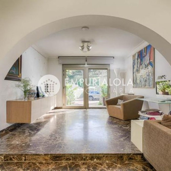 Hochwertiges Haus in La Jonquera, Luxus inmitten von Bergen mit privatem beheiztem Pool und spektaku