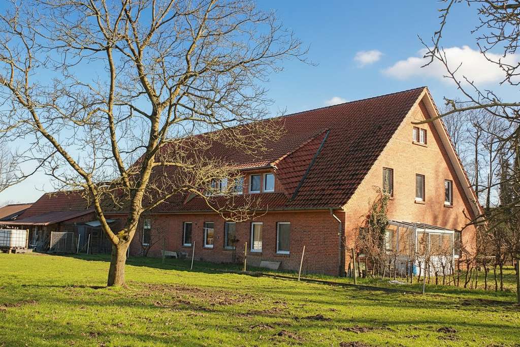 Immobilie in Menslage - Landwirtschaftliches Anwesen mit 20.000 m² Grundstück, großem Wohnhaus und Einliegerwohnung - Bild 2