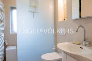 Zweifamilienhaus mit Balkon, Terrasse und vielseitigem Dachgeschoss – Die vollständige Adresse der Immobilie erhältst du vom Anbieter., 70499 Weilimdorf (Ortsteil), Stuttgart – Vorschaubild 7