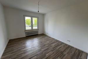 3 Zi.-Whng.- modernes Duschbad mit Fenster - Balkon - Duisburg Rheinhausen – Lortzingstraße 5, 47226 Rheinhausen-Mitte, Duisburg – Vorschaubild 5