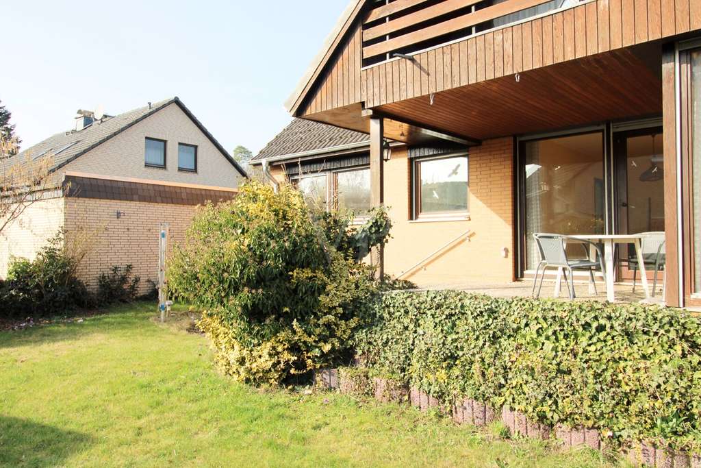 Immobilie in Velpke - GROßZÜGIGES FAMILIENHAUS IN VELPKE
MIT VOLLKELLER UND GARAGE - Bild 2