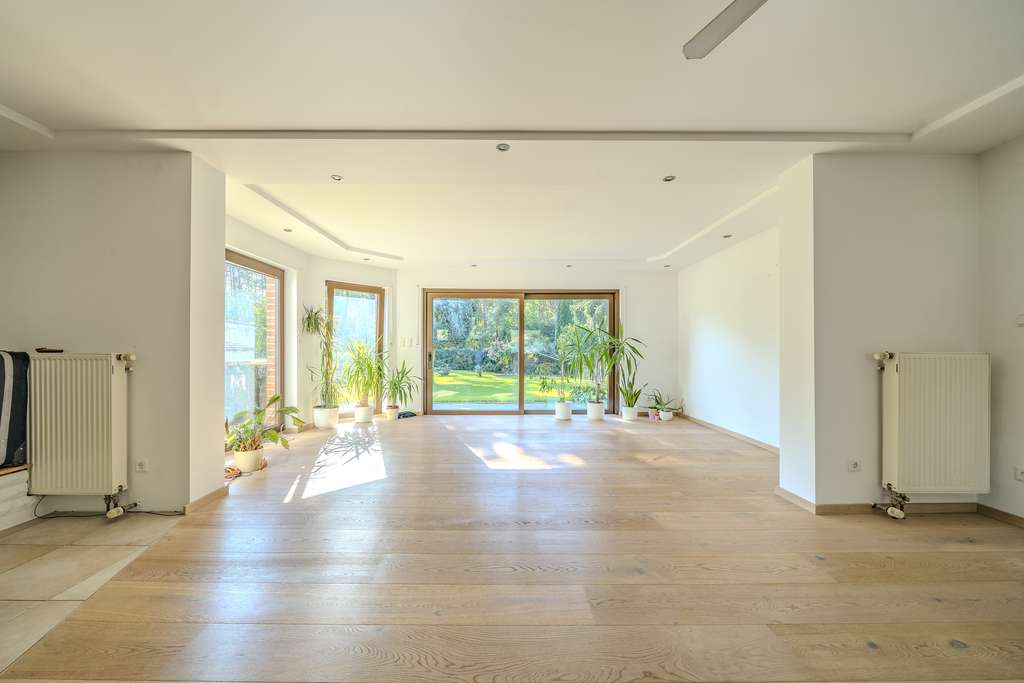 Immobilie in Schloß Holte-Stukenbrock - Gepflegtes 2-3 Familienhaus in ruhiger Lage – am Waldrand - Bild 3