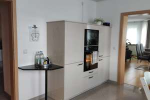 Helle 3,5-Zimmer-Wohnung, EBK, Kamin, Terrasse, Garten, Garage, Stellplatz uvm – 88483 Burgrieden – Vorschaubild 3