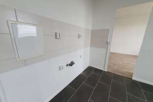 **FRISCH RENOVIERT**3-Zimmer-Wohnung // DG // Balkon // Bad mit Wanne // ab 01.10.2026 – Jupiterstraße 36, 4205 Grünau-Nord, Leipzig – Vorschaubild 7