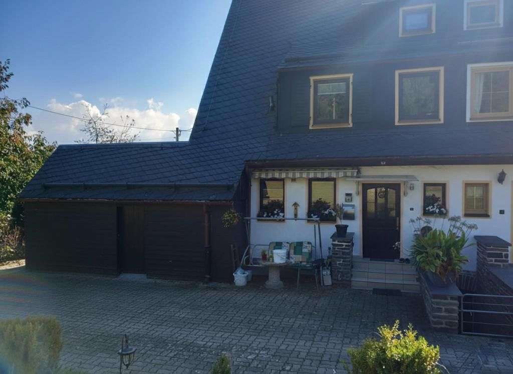 Immobilie in Adorf/Vogtland - Kleine Doppelhaushälfte in idyllischer Lage bei Adorf - Bild 0