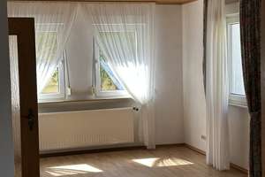 Charmantes Reihenhaus mit 3-4 Zimmern in Stuttgart-Feuerbach – Hohewartstraße 21 A, 70469 Feuerbach-Mitte, Stuttgart – Vorschaubild 2