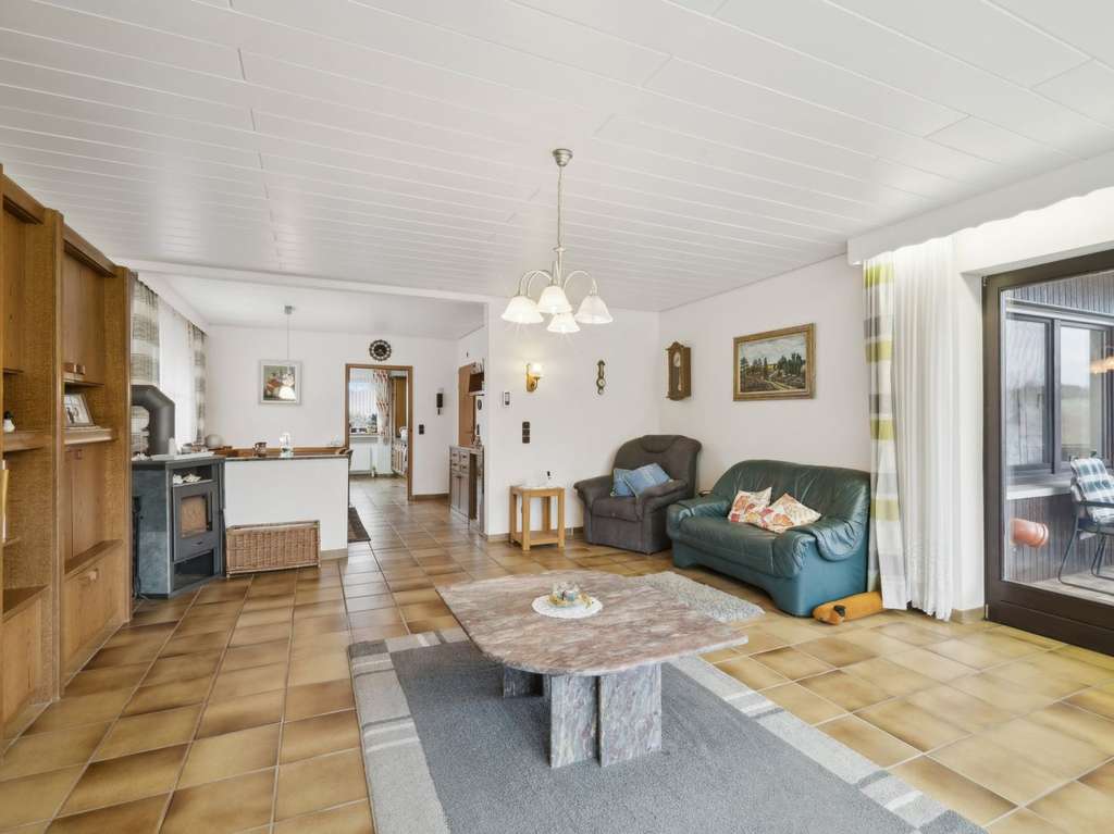 Immobilie in Kastel-Staadt - Raum für Generationen: Ihr teilmodernisiertes Zweifamilienhaus mit PV-Anlage in Kastel-Staadt - Bild 1