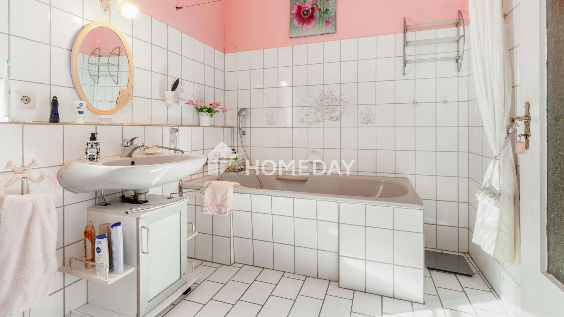 Immobilie in Neukirchen bei Sulzbach-Rosenberg - Wohnen mit Geschichte – ehemaliges Schulhaus mit großem Garten und 2 Wohneinheiten
 - Bild 18