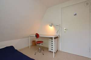 Traumhaft möbliertes Haus mit Garten und Pool in Würzburg/Frauenland – Die vollständige Adresse der Immobilie erhältst du vom Anbieter., 97074 Frauenland, Würzburg – Vorschaubild 20