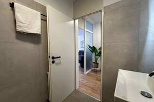 Bezugsfrei & frisch saniert: 2-Z.-Wohnung mit Balkon, Aufzug, Keller & Stellplatz im Bonner Zentrum! – Dorotheenstraße 108, 53111 Nordstadt, Bonn – Vorschaubild 8