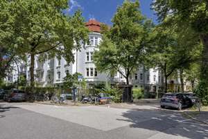 Altbaucharme mit großzügigem Grundriss im Herzen von Hamburg-Eppendorf