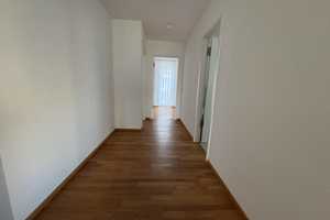 Stilvolle, neuwertige 3-Zimmer-Wohnung mit geh. Innenausstattung mit Balkon und EBK – 63067 Offenbach am Main – Vorschaubild 5