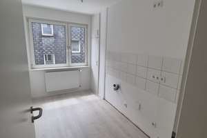 Freundliche Hausgemeinschaft sucht Mieter*in für kleine Wohnung, KDB, 1. Etage – Trooststraße 6, 42107 Elberfeld, Wuppertal – Vorschaubild 4