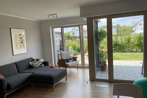 Ihr neues Zuhause: Reiheneckhaus mit Garten und ausgebautem Dachstudio in Schwabelweis, Regensburg