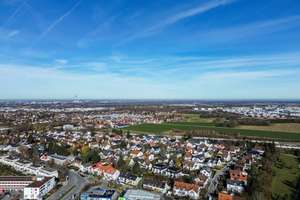 Trudering - Vielseitig. Großzügig. Modernisiert. - Zweifamilienhaus mit erholsamer Poolanlage – Die vollständige Adresse der Immobilie erhältst du vom Anbieter., 81825 Gartenstadt Trudering, München – Vorschaubild 10