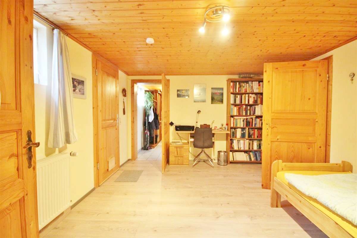 Immobilie in Hinterschmiding - "Für Menschen, die das Besondere lieben"
Liebevolles Unikat mit 2 Garagen, großzügigem Grundstück u - Bild 27