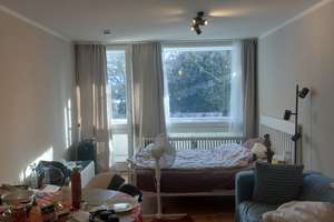 Moderne 1-Zimmer voll möbiliert Wohnung mit Balkon in Munich-Haarlaching - nur für 1 Person – Geiselgasteigstraße 48, 81545 Harlaching, München – Vorschaubild 1