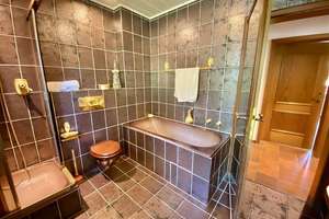 Exklusiver Bungalow mit Schwimmhalle und Wellnessbereich in bester Wohnlage in Erlangen-Sieglitzhof
 – Die vollständige Adresse der Immobilie erhältst du vom Anbieter., 91054 Sieglitzhof, Erlangen – Vorschaubild 11