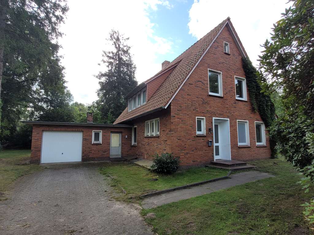 Immobilie in Edewecht - Ehemaliges Lehrerwohnhaus "Hinterm Kälberhof 4" in 26188 Edewecht-Jeddeloh I - Bild 0