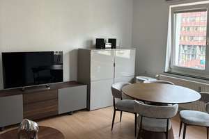 Möblierte 1-Zimmer Wohnung im 4. OG mit Balkon in Köln-Deutz