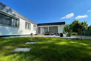 Wohnen im Grünen,  sonniges Haus mit tollem Garten