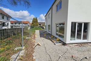 Neubau in bester Nachbarschaft, südlich ausgerichtetes Reihenendhaus (Haus- Nr. 4 laut Plan) – Die vollständige Adresse der Immobilie erhältst du vom Anbieter., 85649 Brunnthal – Vorschaubild 2