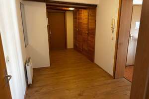 3-Raumwohnung mit Dachterrasse und Weitblick über Halle, Stellplatz, EBK & dekorativen Sichtbalken! – Schwetschkestraße 32, 6110 Südliche Innenstadt, Halle (Saale) – Vorschaubild 3