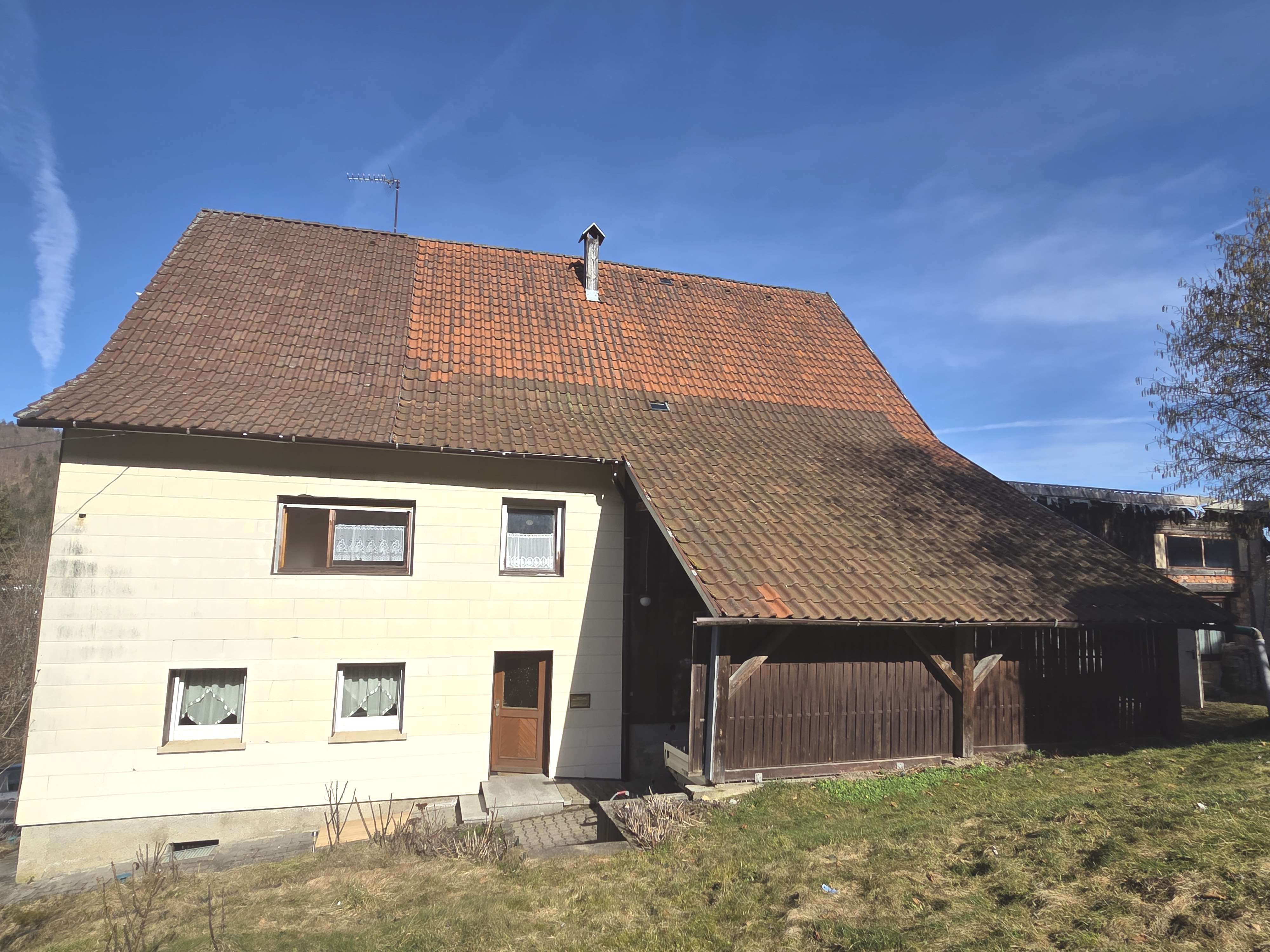 TUT - Ortsteil: Großes Anwesen mit ehemal. Bauernhaus, Stall, Scheune uvm., Tuttlingen Kreis – Bild 1