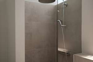 53 m2 TOP FLOOR APT + 53 m2 ATTIC TO DEVELOP - SLEEK RENOVATION, LONG BALCONY, SUNSET AND CANAL VIEW – Klarenbachstr. 8, 10553 Moabit, Berlin – Vorschaubild 9