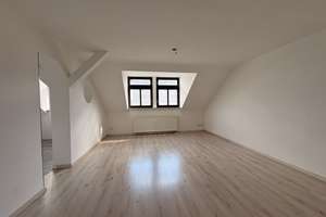 Helle 3,5-Zimmermaisonettewohnung mit neuem Bad und Dachterrasse! – Zschopauer Straße 142, 9126 Bernsdorf, Chemnitz – Vorschaubild 3