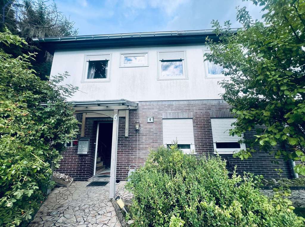 Immobilie in Alheim - Saniertes Ein- bis Zweifamilienhaus mit traumhaftem Wintergarten - Bild 4