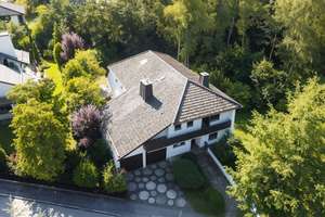 Exklusive Villa mit Potential zur stilvollen Neugestaltung – Lärchenstraße 5, 82152 Krailling – Vorschaubild 1
