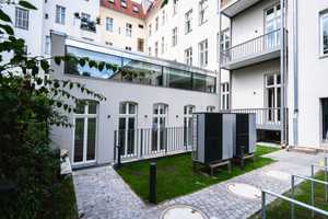 Kernsanierter Altbau: 4 Zimmer, 2 Balkone, Fahrstuhl, 2 Bäder, Energieausweis A, Provisionsfrei – Lepsiusstraße 81, 12163 Berlin – Vorschaubild 1