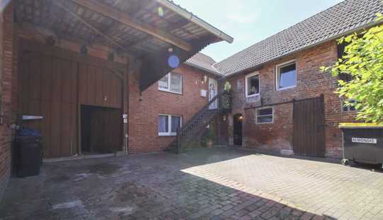 Bild von 1 bis 2 Familienhaus inkl. Nebengebäude zur Tiernutzung mit Garten