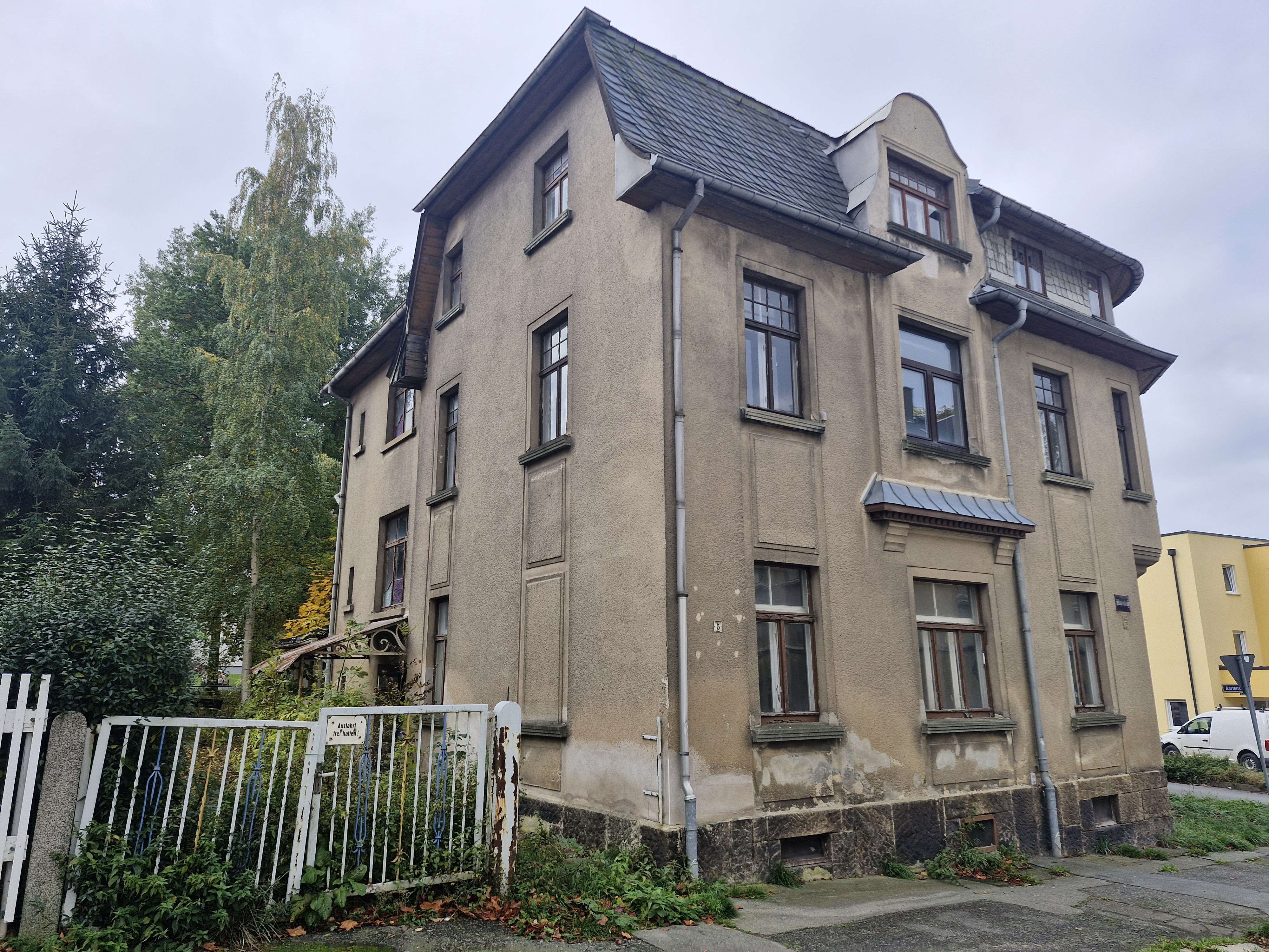 Jetzt zuschlagen - Leerstehendes Mehrfamilienhaus in Falkenstein mit Sanierungsbedarf!, Vogtlandkreis – Bild 2