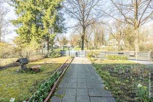 Gepflegtes Reihenmittelhaus mit nahezu uneinsehbarem Garten und Tiefgaragen-Einzelstellplatz – Die vollständige Adresse der Immobilie erhältst du vom Anbieter., 81929 Englschalking, München – Vorschaubild 4