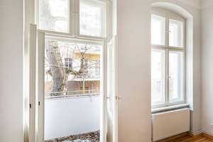 Prenzlauer Berg Klassiker | Bezugsfreie 2-Zimmer-Altbauwohnung mit Balkon! – Driesener Straße 29a, 10439 Prenzlauer Berg, Berlin – Vorschaubild 3